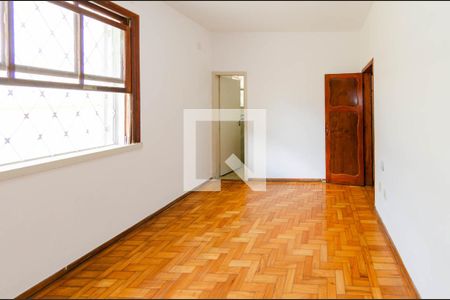 Casa à venda com 180m², 4 quartos e 2 vagasSuíte