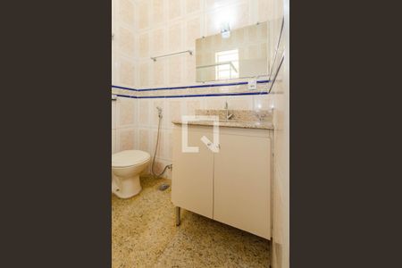 Casa à venda com 180m², 4 quartos e 2 vagasBanheiro suíte