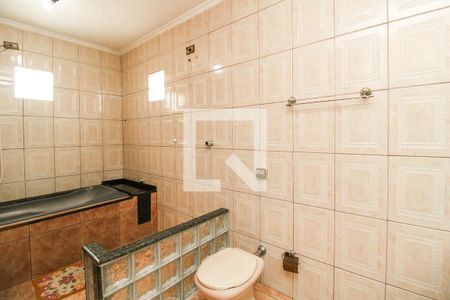 Banheiro de casa à venda com 3 quartos, 128m² em Parque Boturussu, São Paulo