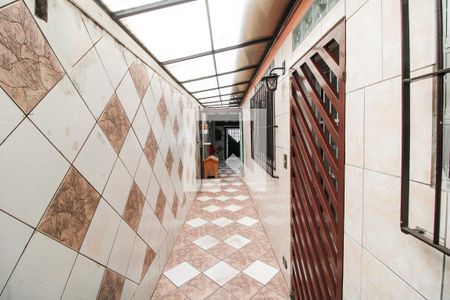 Casa à venda com 128m², 3 quartos e 2 vagasCorredor