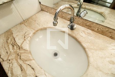 Casa à venda com 128m², 3 quartos e 2 vagasBanheiro