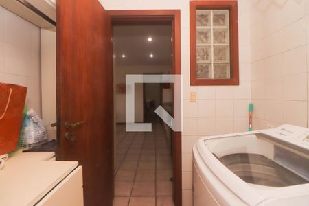 Casa à venda com 390m², 5 quartos e 3 vagasÁrea de Serviço