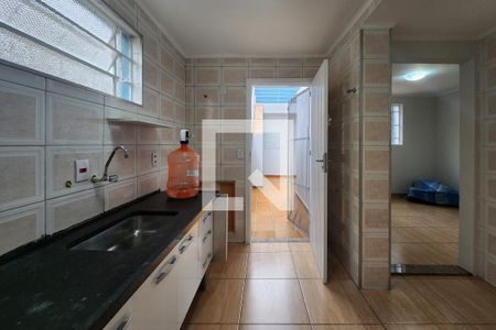 Casa para alugar com 130m², 2 quartos e 2 vagasCozinha