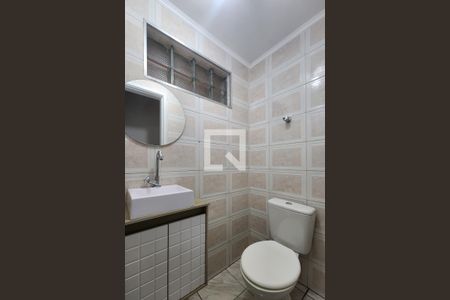 Casa para alugar com 130m², 2 quartos e 2 vagasLavabo