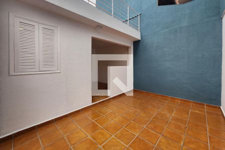 Casa para alugar com 130m², 2 quartos e 2 vagasQuintal