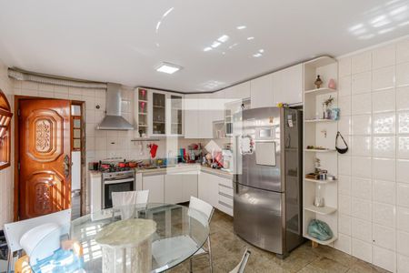 Casa à venda com 160m², 4 quartos e 2 vagas Casa à venda com 160m², 4 quartos e 2 vagasCozinha