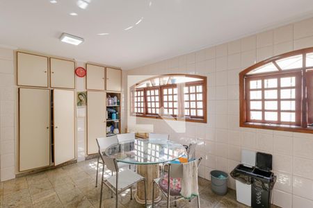 Casa à venda com 160m², 4 quartos e 2 vagas Casa à venda com 160m², 4 quartos e 2 vagasCozinha