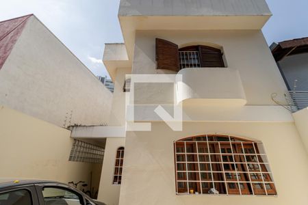 Casa à venda com 160m², 4 quartos e 2 vagas Casa à venda com 160m², 4 quartos e 2 vagasFachada