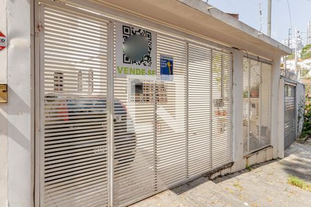 Casa à venda com 160m², 4 quartos e 2 vagas Casa à venda com 160m², 4 quartos e 2 vagasFachada