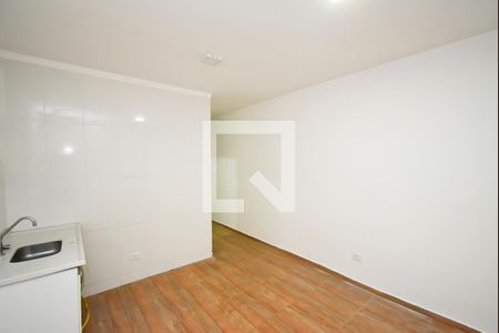 Sala/Cozinha  de apartamento para alugar com 2 quartos, 55m² em Vila Mazzei, São Paulo