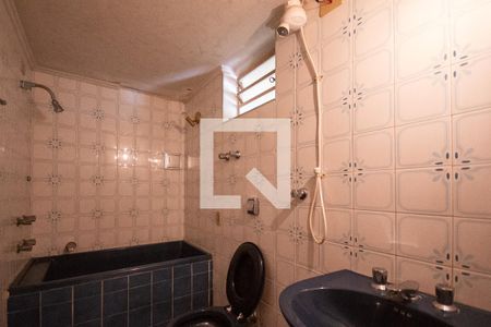 Casa à venda com 186m², 3 quartos e 3 vagasBanheiro do Quintal 