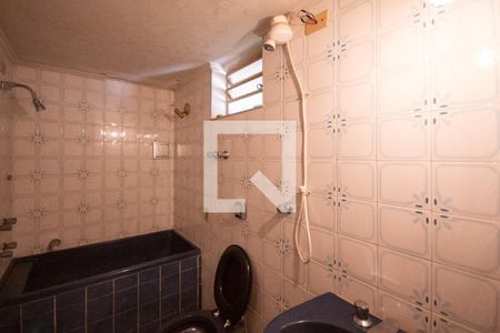 Casa à venda com 186m², 3 quartos e 3 vagasBanheiro do Quintal 