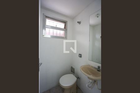 Lavabo de casa para alugar com 3 quartos, 200m² em Jardim Jucara, Taboão da Serra