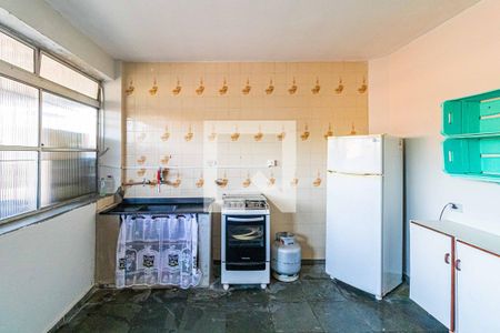 Casa para alugar com 70m², 4 quartos e 2 vagasCozinha