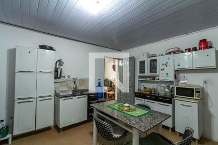 Casa à venda com 204m², 2 quartos e 4 vagas Casa à venda com 204m², 2 quartos e 4 vagasCozinha