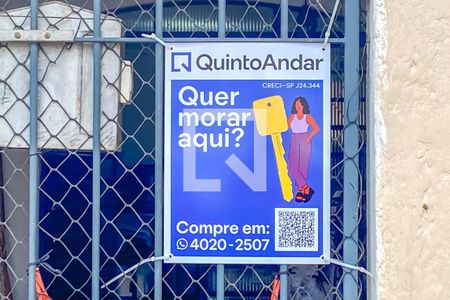 Casa à venda com 204m², 2 quartos e 4 vagas Casa à venda com 204m², 2 quartos e 4 vagasPlaca