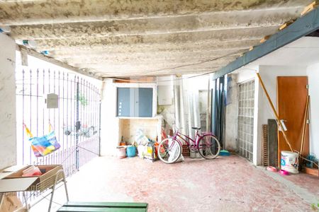 Casa à venda com 204m², 2 quartos e 4 vagas Casa à venda com 204m², 2 quartos e 4 vagasGaragem