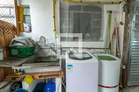 Casa à venda com 204m², 2 quartos e 4 vagas Casa à venda com 204m², 2 quartos e 4 vagasÁrea de Serviço