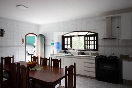 Casa à venda com 300m², 3 quartos e 6 vagasCozinha