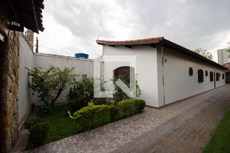 Casa à venda com 300m², 3 quartos e 6 vagasÁrea Externa