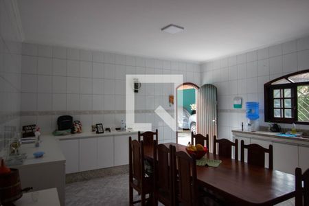 Casa à venda com 300m², 3 quartos e 6 vagasCozinha