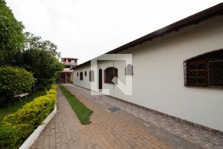 Casa à venda com 300m², 3 quartos e 6 vagasÁrea Externa