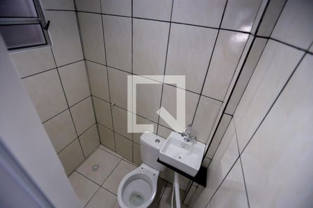 Banheiro de apartamento para alugar com 2 quartos, 38m² em Parque Reboucas, São Paulo