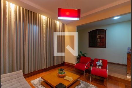 Sala de Estar de casa à venda com 4 quartos, 233m² em Tupi, Belo Horizonte