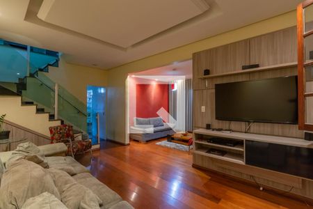 Sala 1 de casa à venda com 4 quartos, 233m² em Tupi, Belo Horizonte