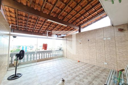 Casa à venda com 150m², 3 quartos e 2 vagasVaranda