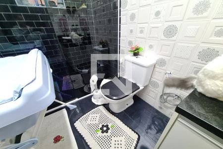 Casa à venda com 150m², 3 quartos e 2 vagasBanheiro 1