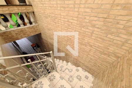 Casa à venda com 150m², 3 quartos e 2 vagasEscada