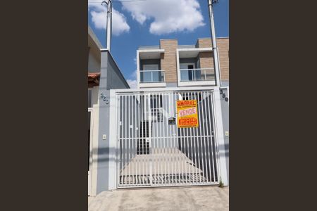 Casa para alugar com 85m², 2 quartos e 2 vagasFachada