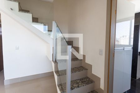 Apartamento para alugar com 134m², 2 quartos e 3 vagas Apartamento para alugar com 134m², 2 quartos e 3 vagasEscada