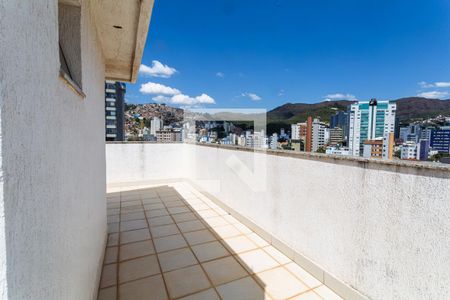 Apartamento para alugar com 134m², 2 quartos e 3 vagas Apartamento para alugar com 134m², 2 quartos e 3 vagasCobertura