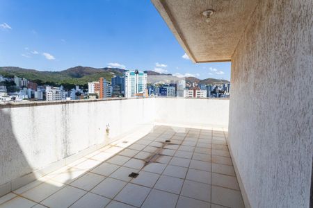 Apartamento para alugar com 134m², 2 quartos e 3 vagas Apartamento para alugar com 134m², 2 quartos e 3 vagasCobertura