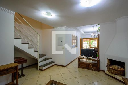 Sala de casa à venda com 3 quartos, 203m² em Espírito Santo, Porto Alegre