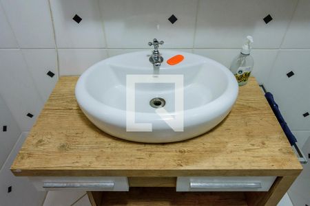 Casa à venda com 203m², 3 quartos e 3 vagasBanheiro 2