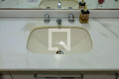 Casa à venda com 203m², 3 quartos e 3 vagasBanheiro 1