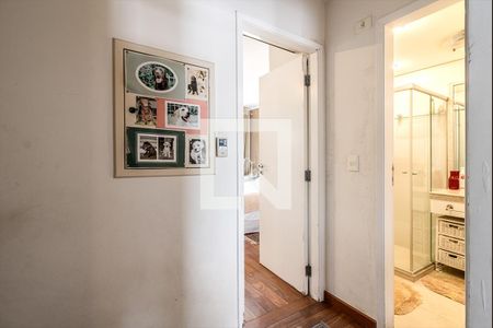 Casa de condomínio à venda com 190m², 3 quartos e 3 vagashall íntimo_3