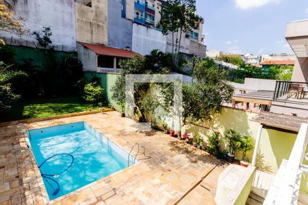 Casa à venda com 420m², 3 quartos e 8 vagas Casa à venda com 420m², 3 quartos e 8 vagasQuintal