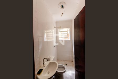 Casa à venda com 420m², 3 quartos e 8 vagas Casa à venda com 420m², 3 quartos e 8 vagasBanheiro de Serviço