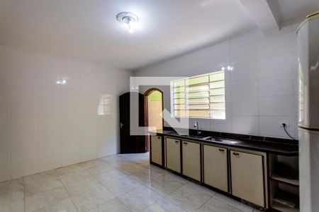 Casa à venda com 420m², 3 quartos e 8 vagas Casa à venda com 420m², 3 quartos e 8 vagasCozinha 2