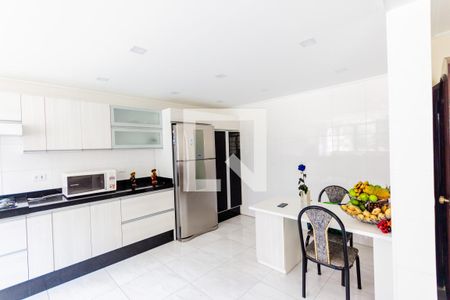 Casa à venda com 420m², 3 quartos e 8 vagas Casa à venda com 420m², 3 quartos e 8 vagasCozinha