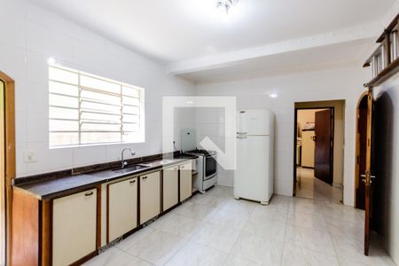 Casa à venda com 420m², 3 quartos e 8 vagas Casa à venda com 420m², 3 quartos e 8 vagasCozinha 2