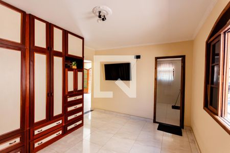 Casa à venda com 420m², 3 quartos e 8 vagas Casa à venda com 420m², 3 quartos e 8 vagasCloset