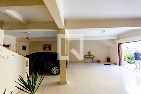 Casa à venda com 420m², 3 quartos e 8 vagas Casa à venda com 420m², 3 quartos e 8 vagasGaragem