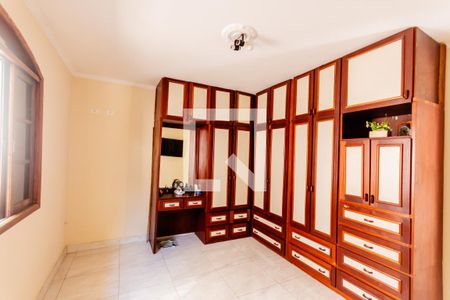 Casa à venda com 420m², 3 quartos e 8 vagas Casa à venda com 420m², 3 quartos e 8 vagasCloset