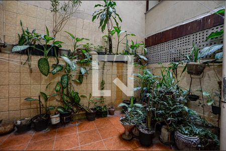 Apartamento à venda com 200m², 4 quartos e 1 vaga Apartamento à venda com 200m², 4 quartos e 1 vagaQuintal