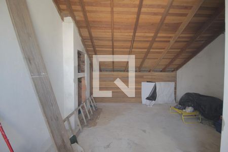Casa para alugar com 250m², 3 quartos e 2 vagasSotão